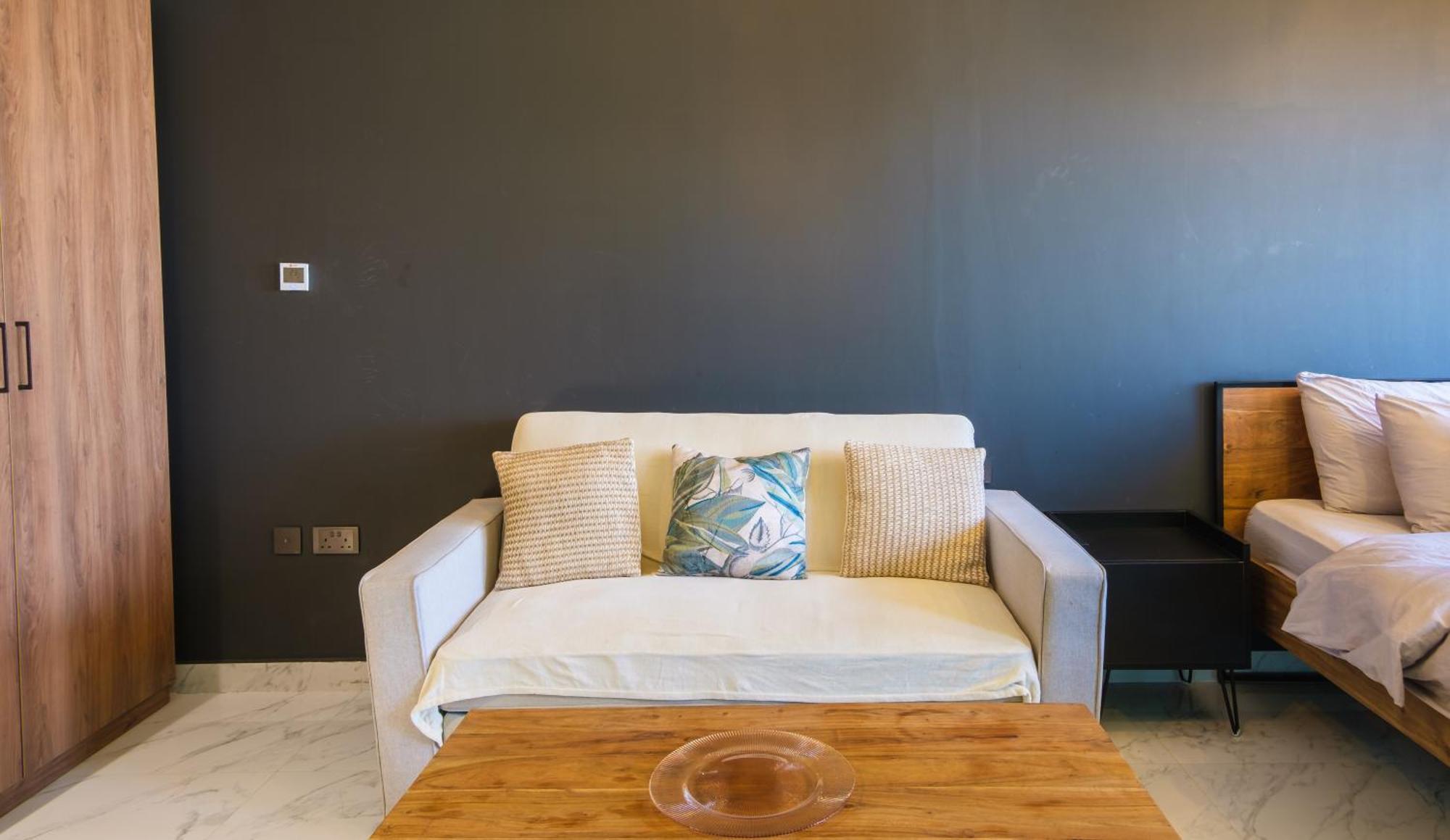 Industrial Chic Retreat Apartamento Al Qurayyah Exterior foto
